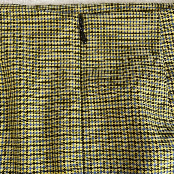Urban Outfitters Plaid Skirt with Pockets - Picture 6 of 7